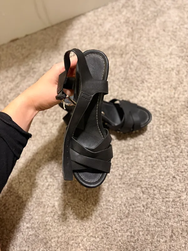 Heels Black Size 8.5 - Image 5