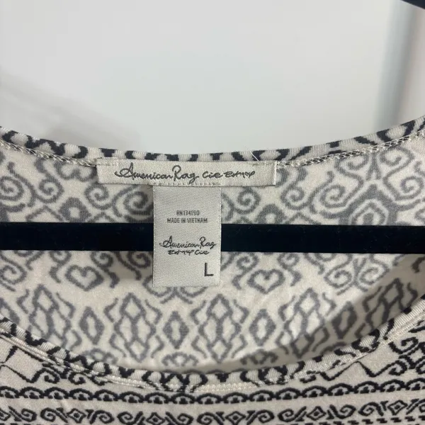 American Rag White and Black Geometric Patterned Crop Top - Image 4