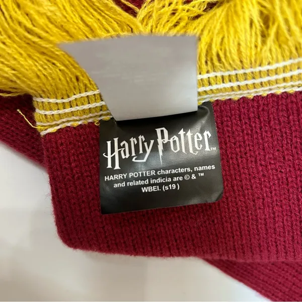 Harry Potter Gryffindor Scarf - Image 4