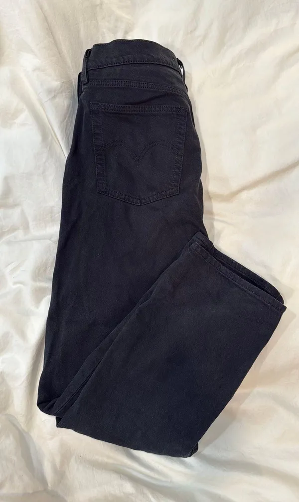 Levi’s Wedgie Straight Jeans - Image 2