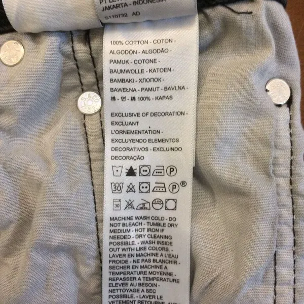 Levi’s 501 raw hem black buttonfly shorts 26 jorts - Image 7