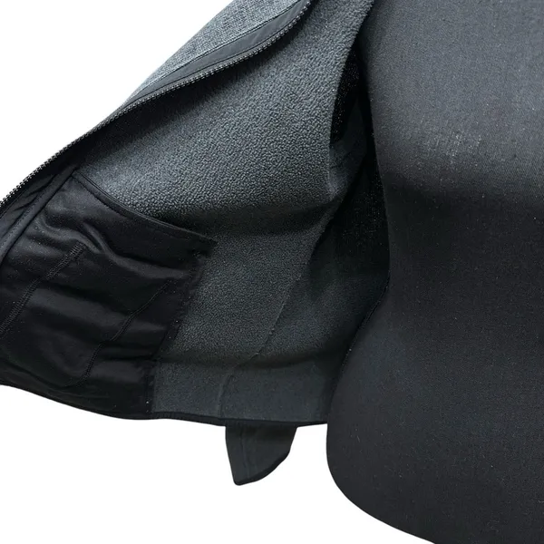 Lululemon Women's Its‎ Fleecing Cold Pullover Heathered Black / Black Size 8 - Image 6