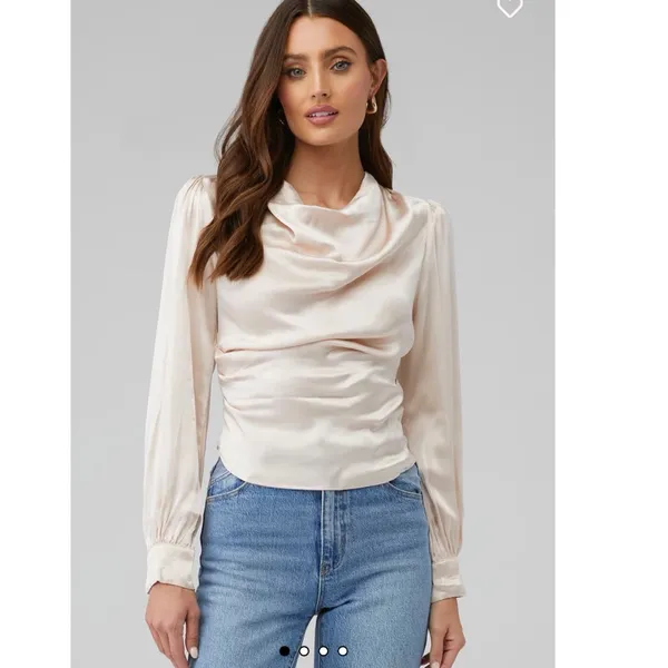 ASTR the Label Lilith‎ Satin Cowl Neck Long Sleeve Blouse Champagne M $98 - Image 4