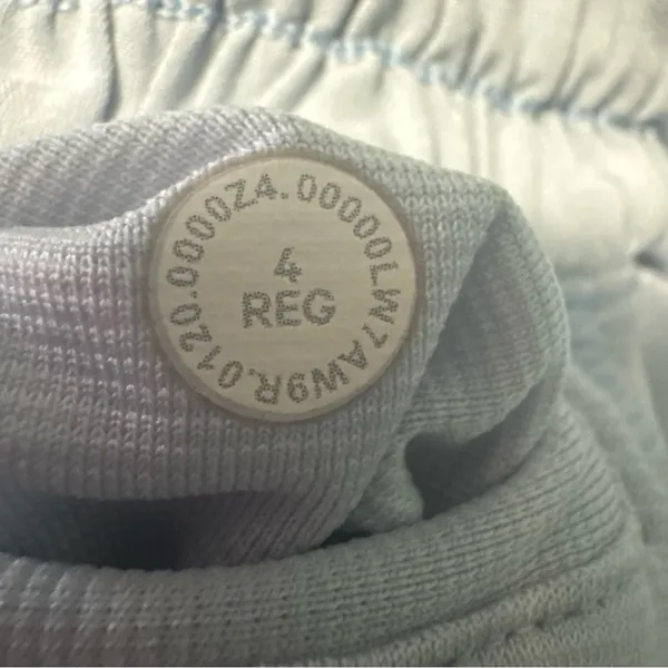 Lululemon Light Blue Athletic Shorts with Interior Size Button Sz 4 regular - Image 7