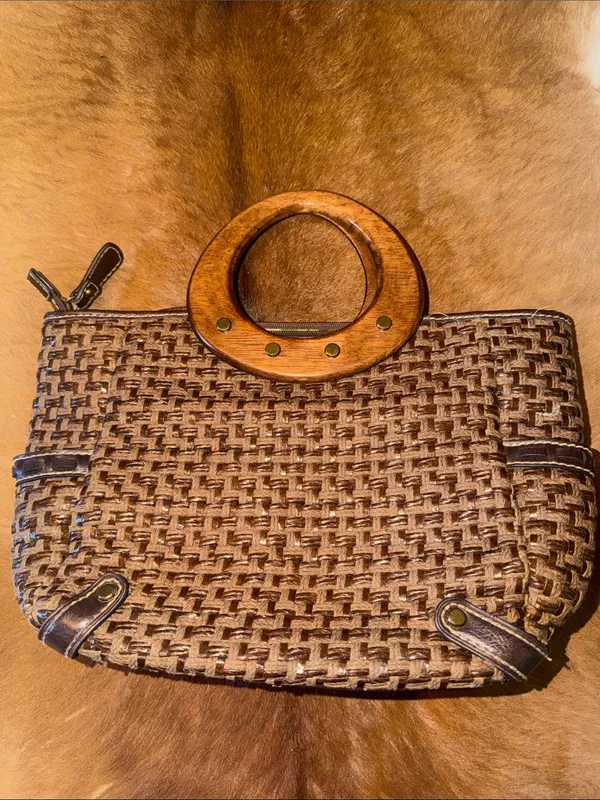 Vintage Fossil Woven Straw & Leather Handbag with Wooden Ring Handles - Image 2