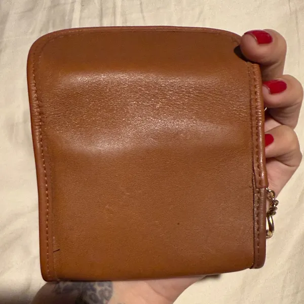 Coach Tan Leather Wallet with Gold Chain - Image 4
