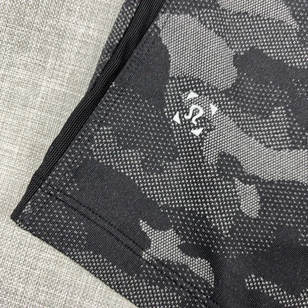 Lululemon Pace Breaker Shorts Mens Small Black Camo Athletic‎ 9 Inseam - Image 3