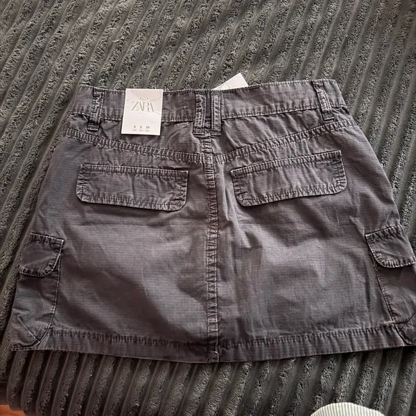 ZARA Charcoal Gray Cargo Mini Skirt - Image 6