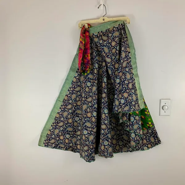 Reversible Maxi Wrap Skirt BINS517 Green - Image 2