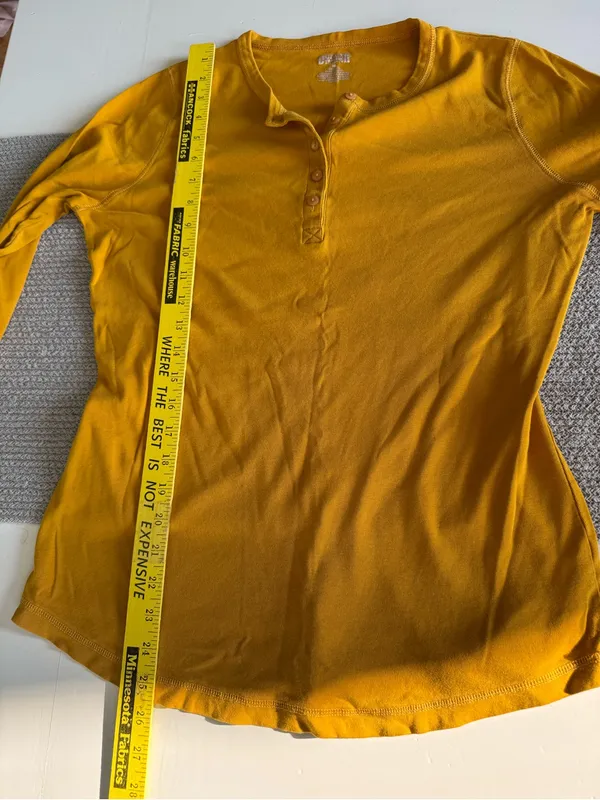 Duluth Trading Co Mustard Yellow Long-Sleeve Henley T Shirt Sz Medium - Image 5