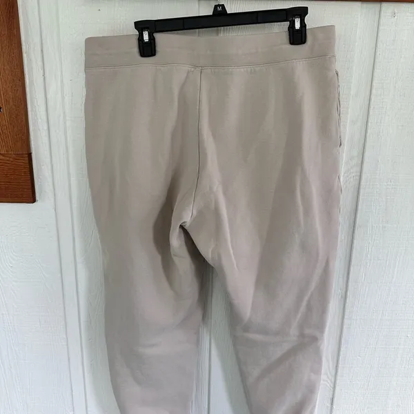 Aritzia TNA Tan Joggers with Relaxed Fit and Elastic Cuffs - Image 4