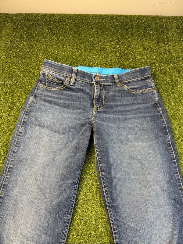 Wrangler QBaby Ultimate Riding Boot Cut Jean with Cool Vantage Embroider 9/10x34 - Image 4