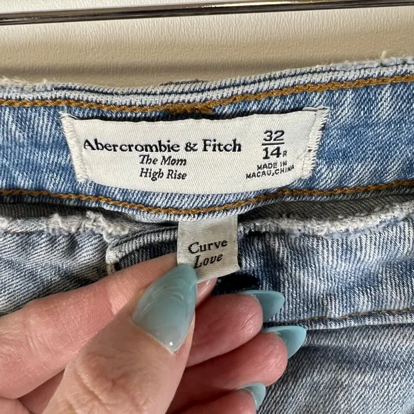 Abercrombie & Fitch Curve Love‎ Mom High Rise Distressed Jeans Light Wash 32/14R - Image 4