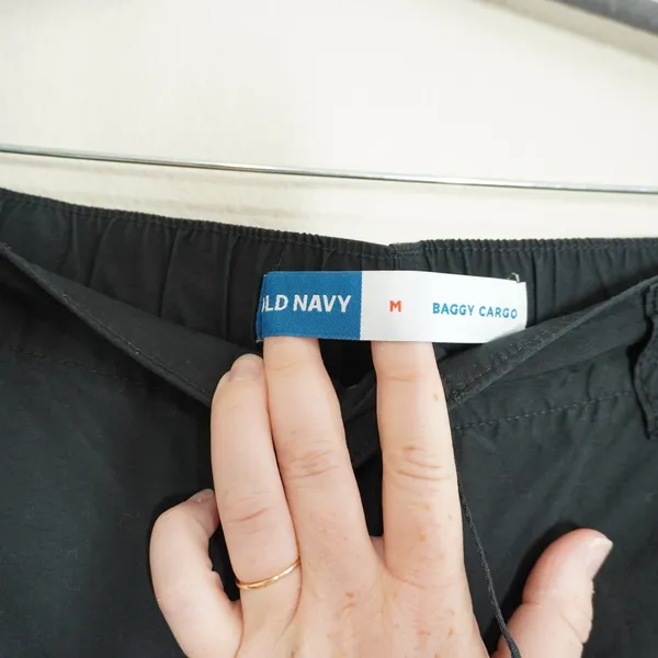 Old Navy Women's Medium Black Baggy Cargo Pants Cotton Nylon Utility Trousers - Image 6