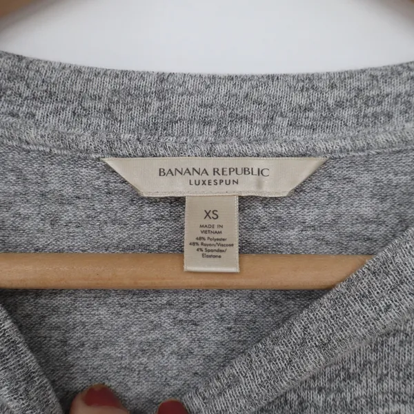 Banana Republic Top Womens XS Luxespun Grey Long Sleeve Curved Hem Excellent - Image 2