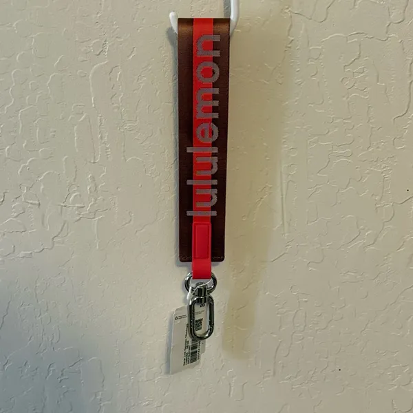 Lululemon Never Lost Keychain Word Mark NWT authentic ancp/glzp/wht - Image 5
