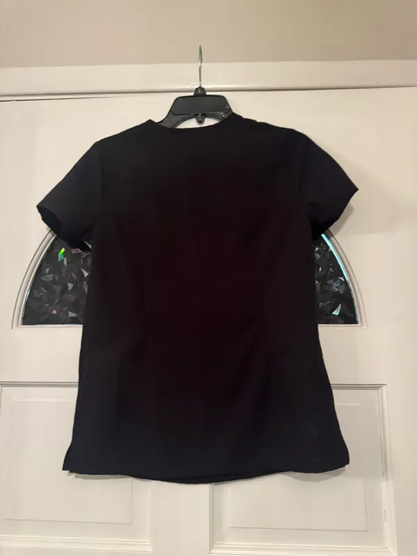 Figs scrub top - Image 3