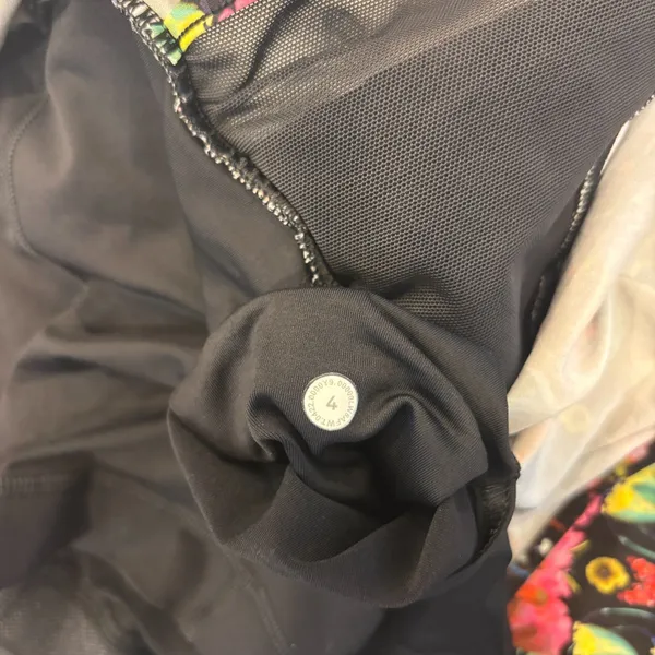 Lululemon Athletica Hotty Hot High Rise Skirt Skort Black Flowerscope Floral 4 - Image 8
