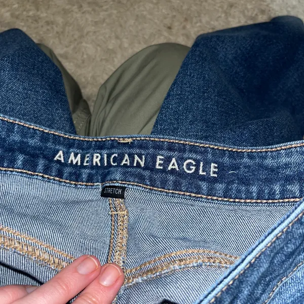 American Eagle Outfitters Distressed High Rise Mom Jeans Size 10 - Image 7
