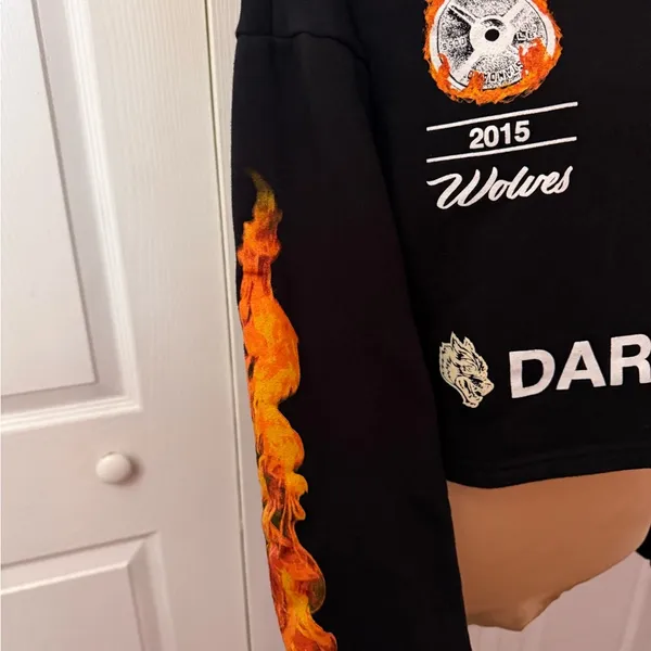 Darc Sport X SSDD Wolves Womens Black Crop Sweatshirt Hoodie‎ Size Medium NWOT - Image 3