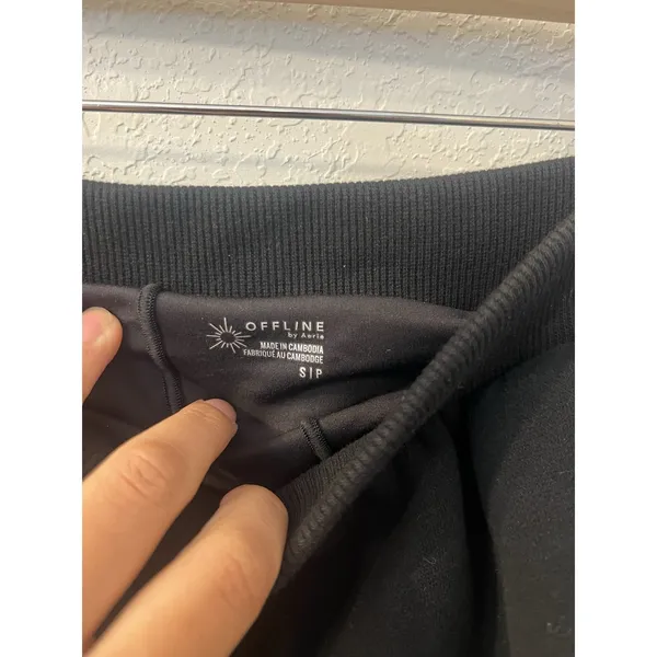 OFFLINE by Aerie Women Black Bubble Fleece Mini Skirt Shorts Small - Image 3