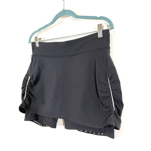Athleta Women's Contender 2 in 1 Black Short & Skirt Size M Black Zip Pocket - Image 6