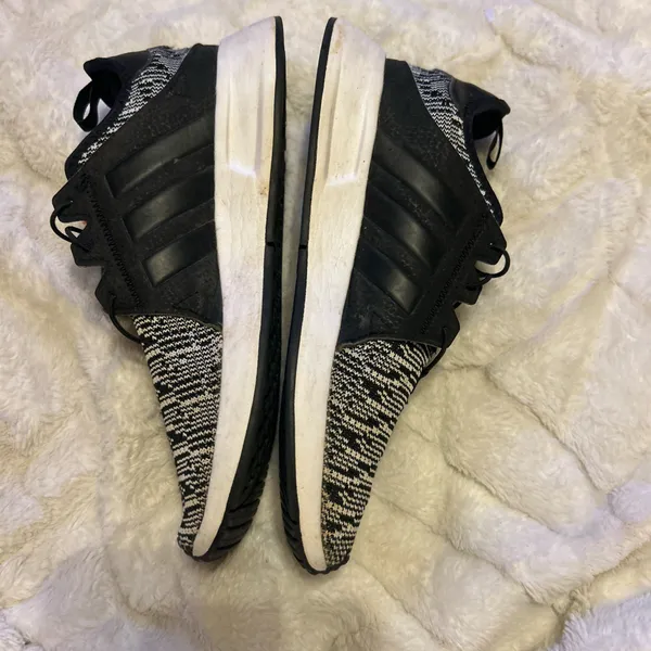 Women’s Adidas size 5.5 - Image 3