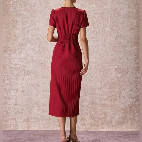 Rihoas Red V Neck Shirred Puff Sleeve Midi Dress - Image 6
