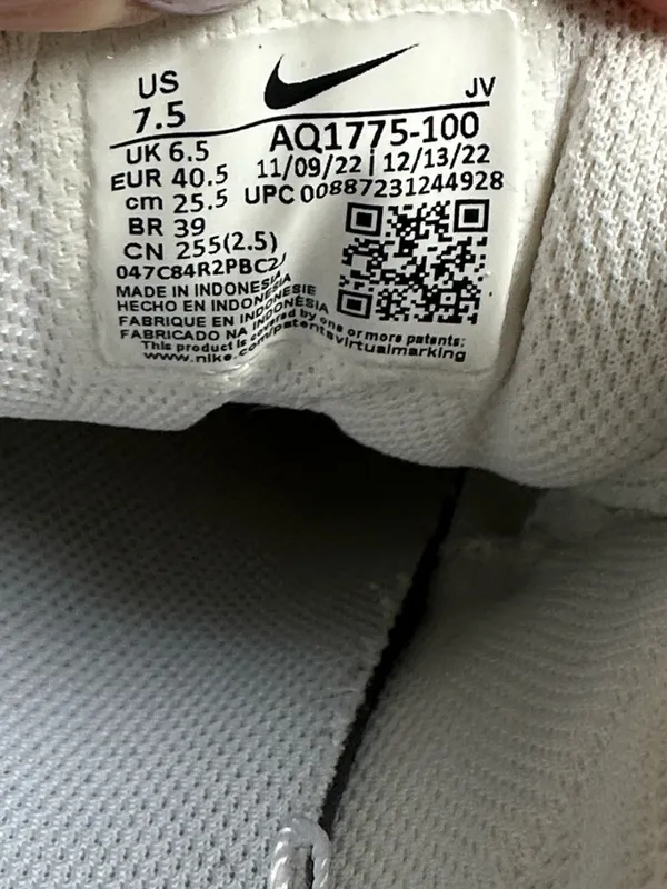 Nike Sneakers White Women’s Size 7.5 - Image 8