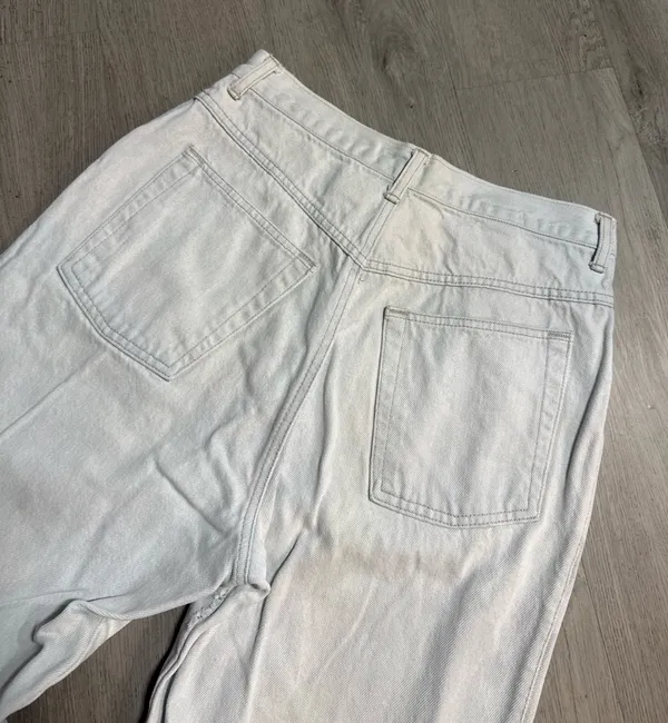 Mixed blues high waisted jeans Size 12 - Image 4