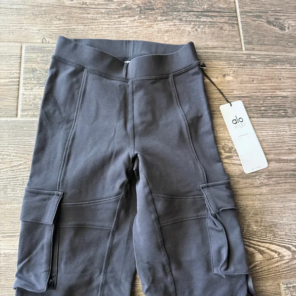 Alo High Waist Catch The Vibe Flare Cargo Legging - Image 2
