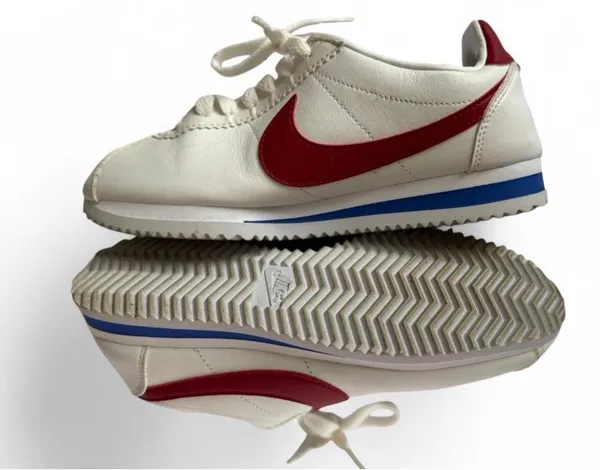 Nike Trainers White Sneakers with Red Swoosh and Blue Stripe - Image 7