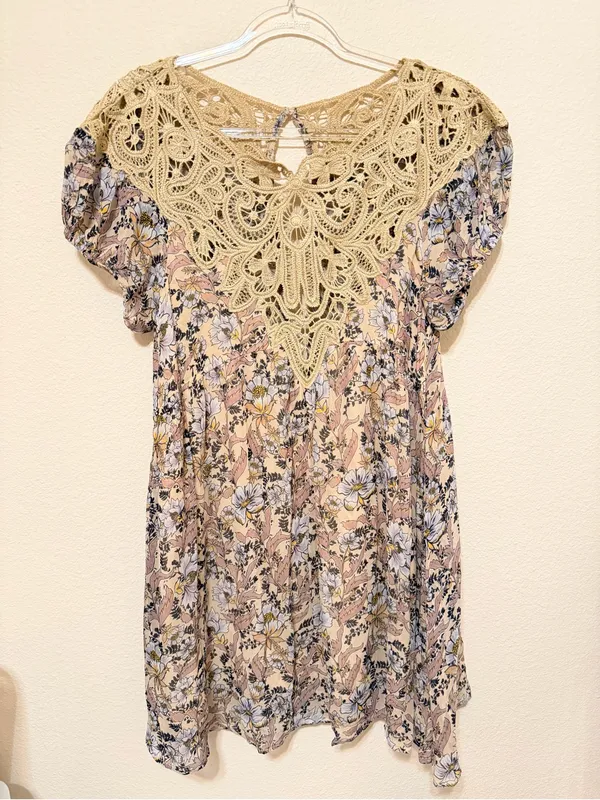 Free People Margot babydoll mini dress, bohemian printed crochet detail sz M - Image 3