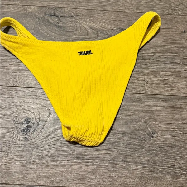 triangl swimwear Yellow Ribbed Bikini Bottom - Image 2
