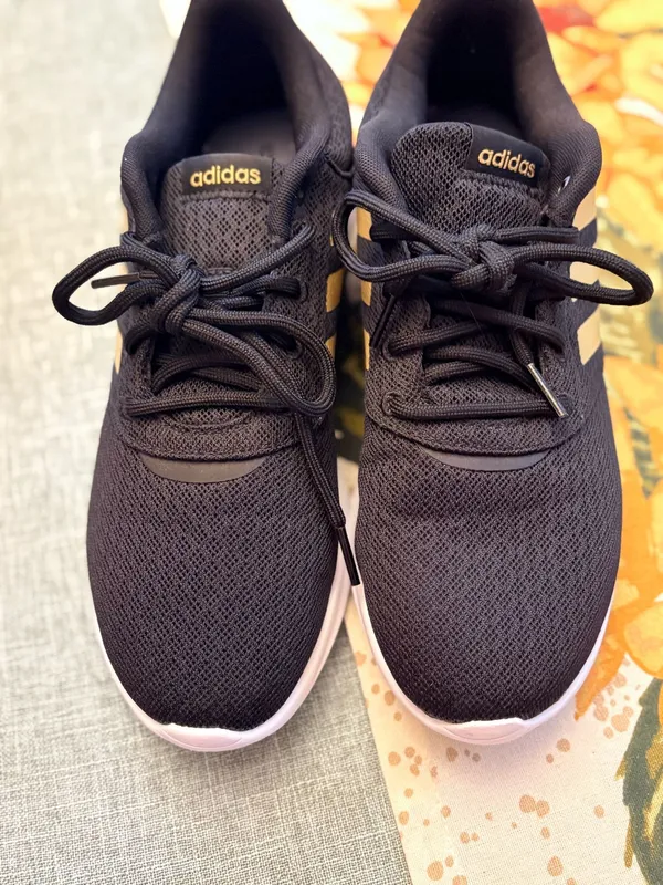 NWOT adidas women's QT Racer 2.0 Running Shoe - Image 4