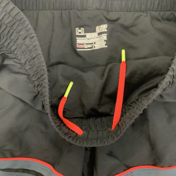 Under Armour Shorts Small Black Running Activewear Gym Sport - Image 5