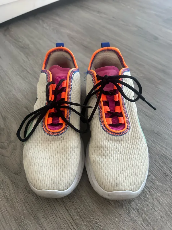 Nike Gym Shoes Women’s - Image 2