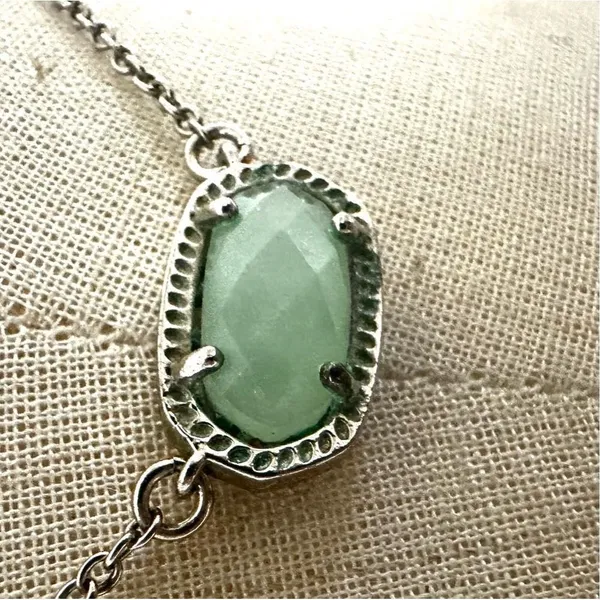 Kendra Scott Elisa light green necklace in SILVER - Image 3