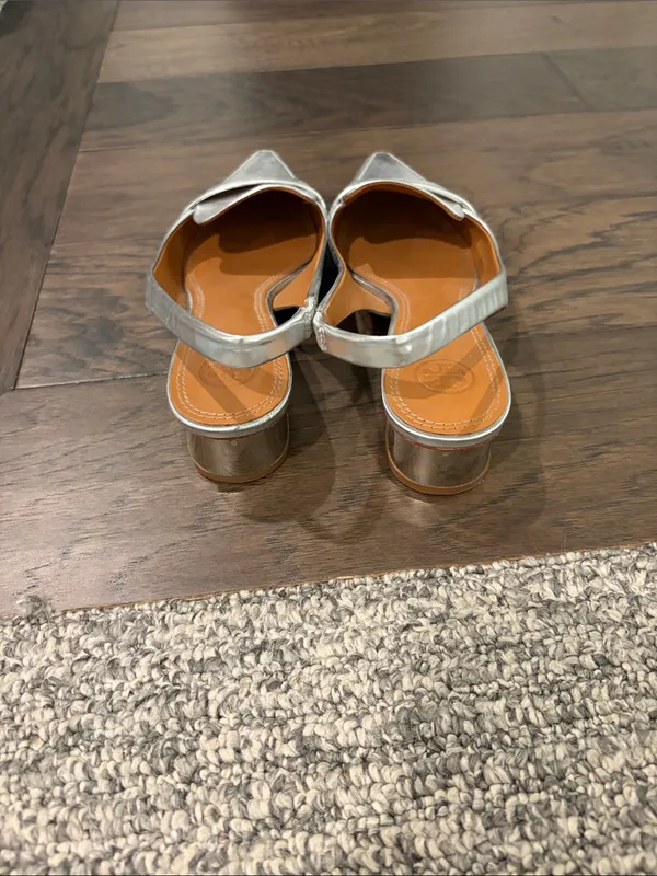 Tory Burch Silver Sadie Slingback Flats Sz 7 - Image 5