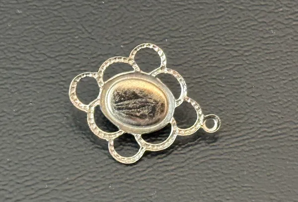 So Adorable Silver Tone Vintage Pendant W Blue Stone Cabochon Center - Image 5