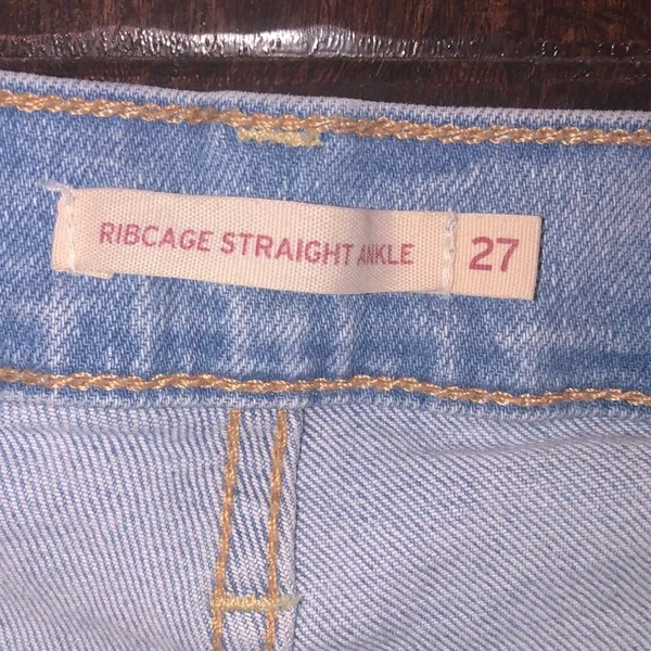 Levi’s rib cage straight ankle jeans size 27 - Image 3