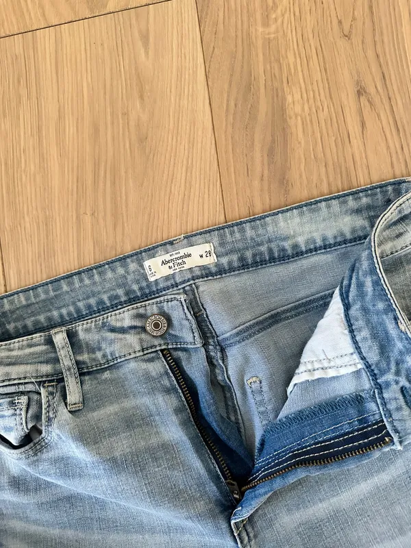 Abercrombie Jeans - Image 2
