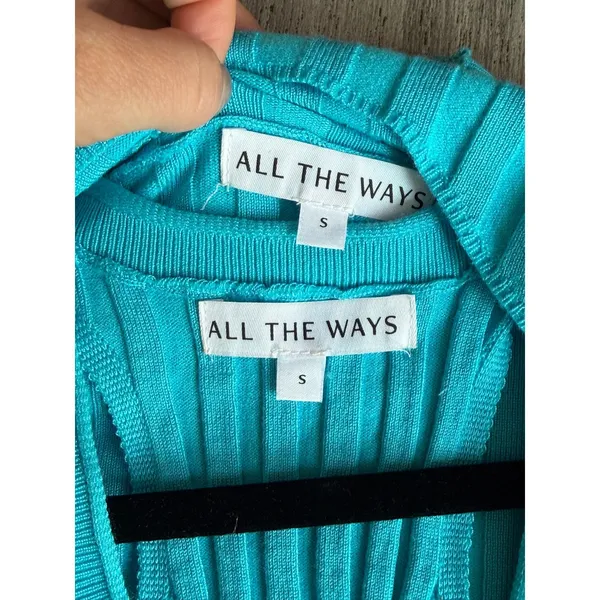 All The Ways Revolve Two Piece Going Out Top Size Small Blue - Image 4
