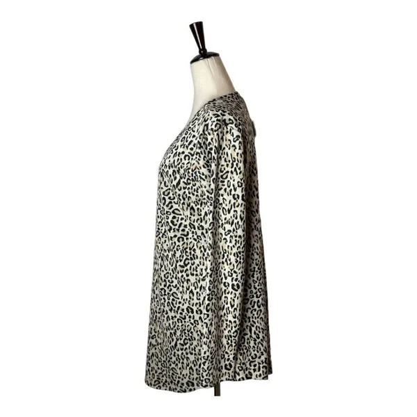 Tyler Boe Leopard Chrissy Shirt Women Medium Tan NWT‎ V Neck Tunic Top Animal - Image 5