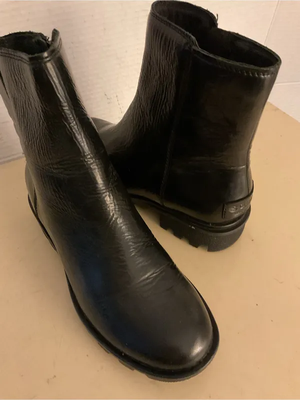 Sorel women Black Leather Chelsea Heeled waterproof Boots US 6 - Image 2
