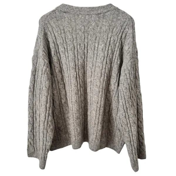 H&M Gray Cable Knit Oversized Crewneck Sweater Womens Size Small Cozy Fuzzy Wool - Image 2