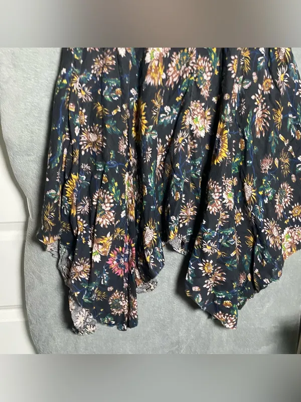 Dark‎ Floral Handkerchief Hem Skirt asymmetrical size XS/ small lagenlook boho - Image 4