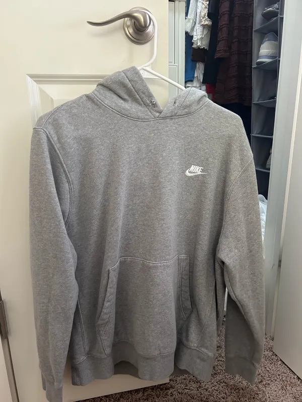 Nike Men’s Pullover Hoodie (sweatshirt) - Image 2