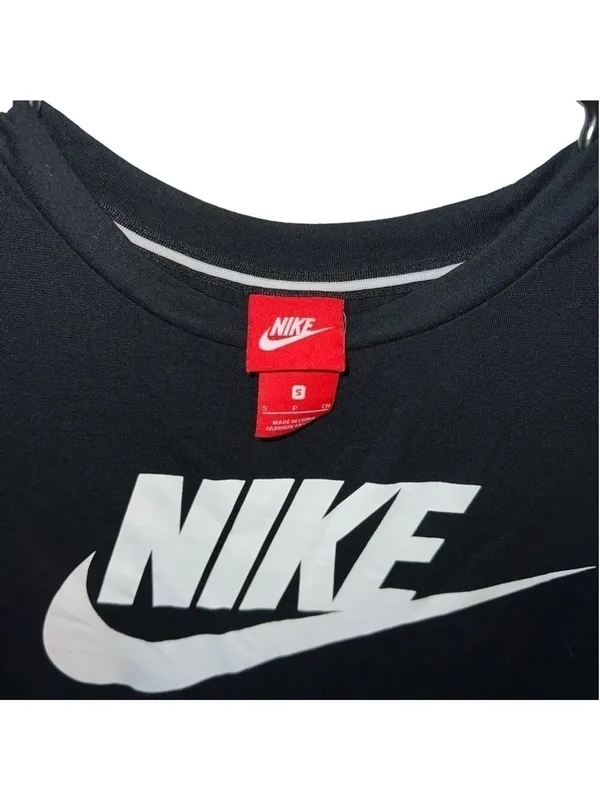 Nike Black And White Short Sleeve Tee Shirt Size Small - Image 2