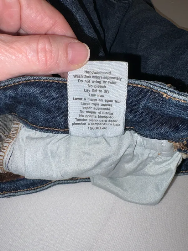 Judy Blue Medium Wash High-Rise Jean Shorts Button/Zip closure Size Small - Image 9